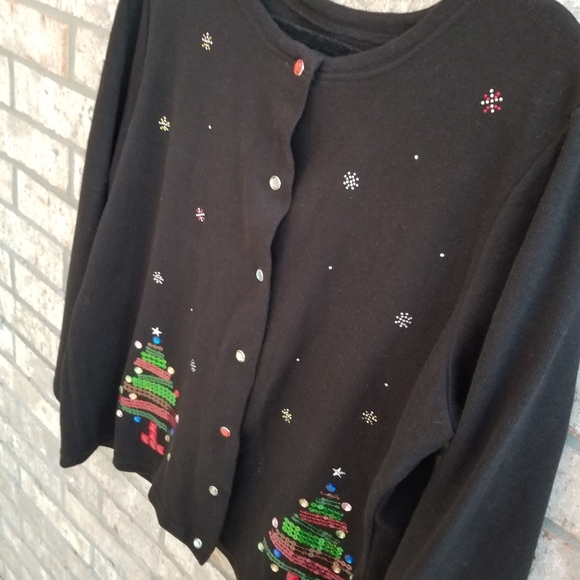 ONQUE WOMAN Christmas Holiday Snap Cardigan Sweater(1X /XL) Embellished sweater - Picture 4 of 10